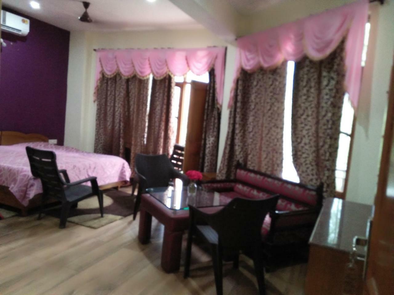 Hotel Misty Woods Dharamshala Esterno foto
